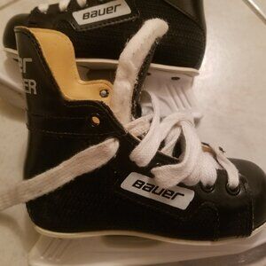 Little Kids Bauer Ice Skates Size 8